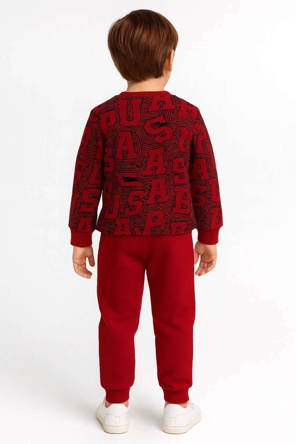 Bordo USPA desenli erkek çocuk eşofman takımı, kırmızı spor pijama seti, çocuk giyim, kıyafet, model pozisyonu