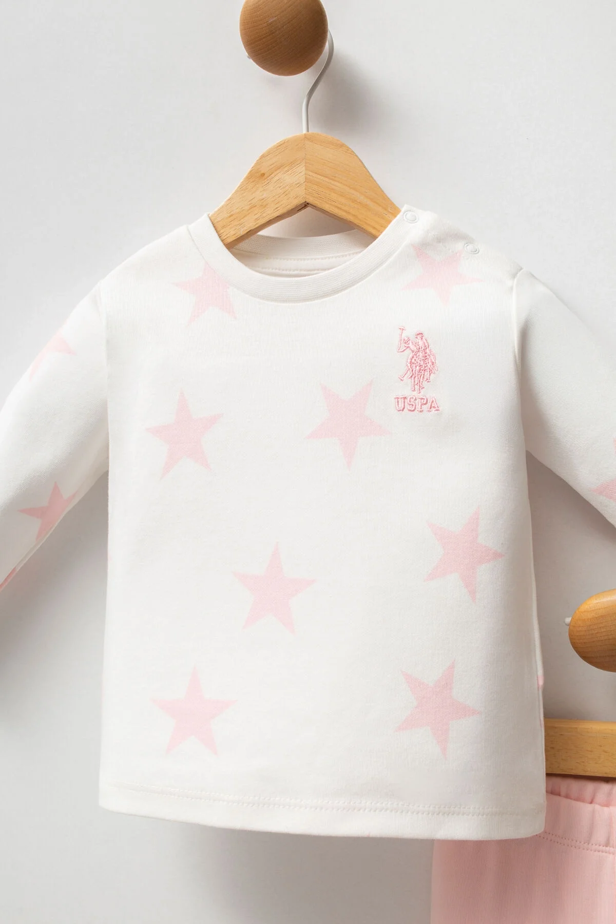U.S. Polo Assn Kız Bebek Beyaz ve Pembe Yıldızlı Takım, Bebek Takımları, U.S. Polo Assn Marka, Ayaklık Pantolon ve Uzun Kollu Gömlek