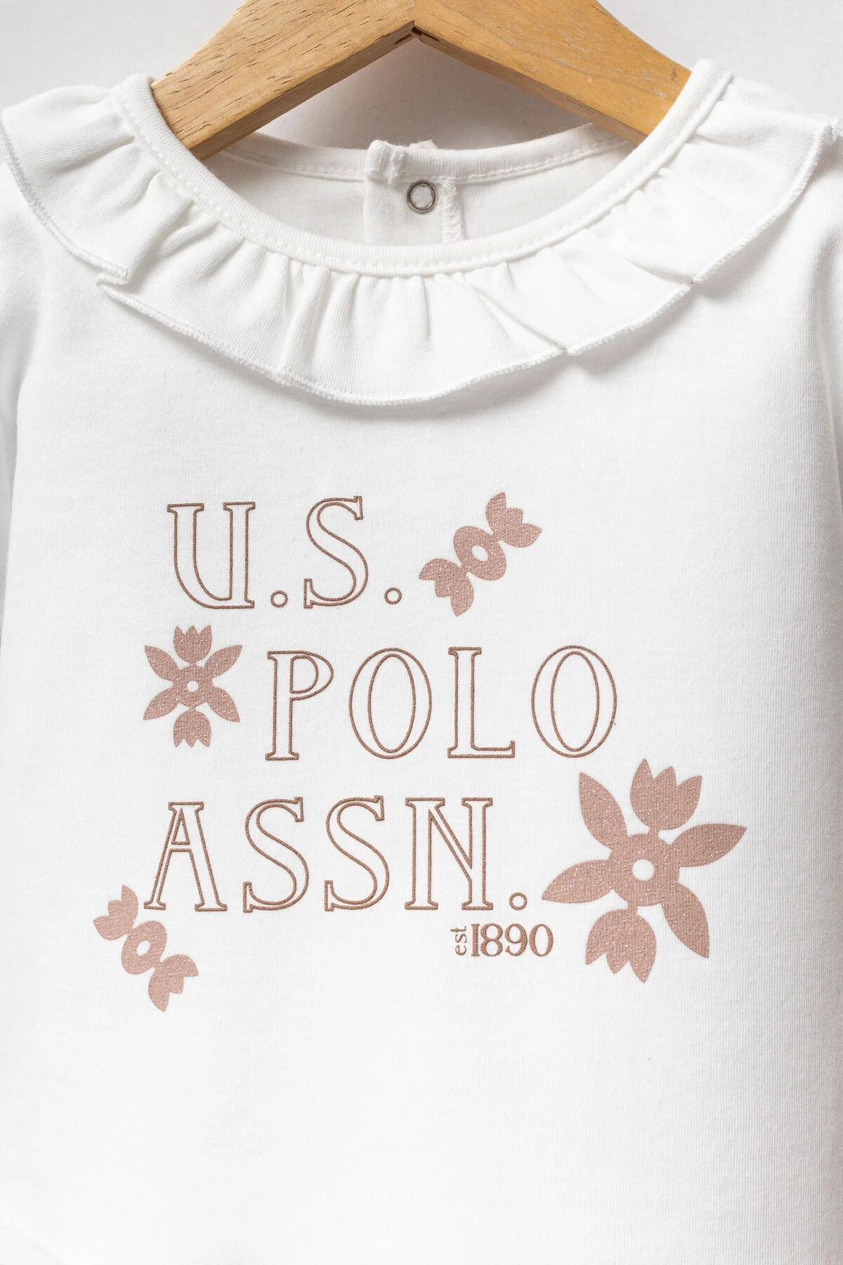 U.S. Polo Assn Kız Bebek Beyaz Takım, çiçek desenli uzun kollu üst ve bej pantolon, bebek giyim seti