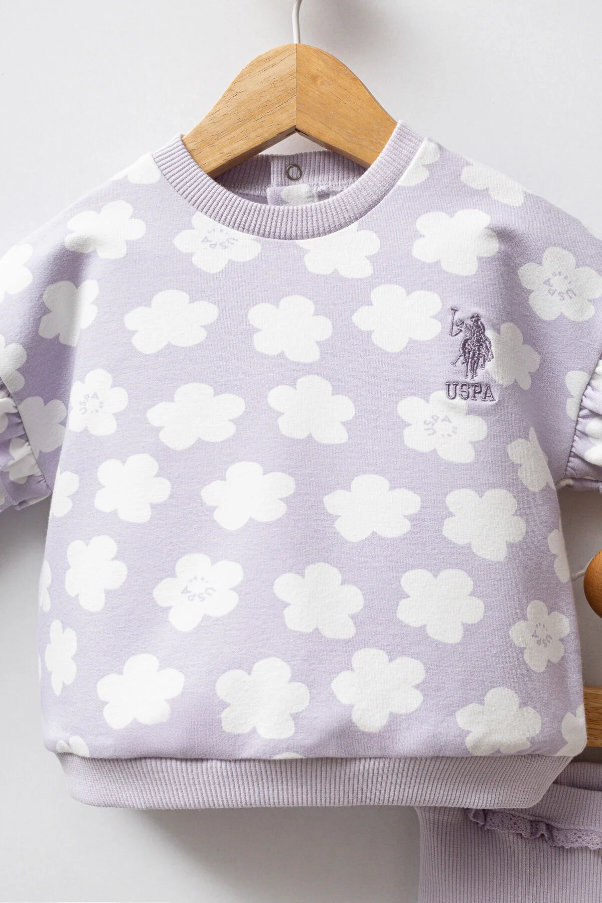 Mor dantelli çiçek desenli bebek takım elbette, U.S. Polo Assn marka kız bebek giyim seti, hafif renkli ve rahat kesim