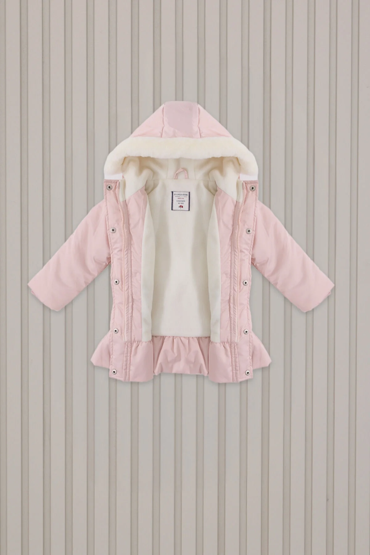 Pembe U.S. Polo Assn kız bebek kabanı, kapağı ve yaka kürk detayı, kaban & mont kategorisinde erişilebilirlik için optimize edilmiş görsel