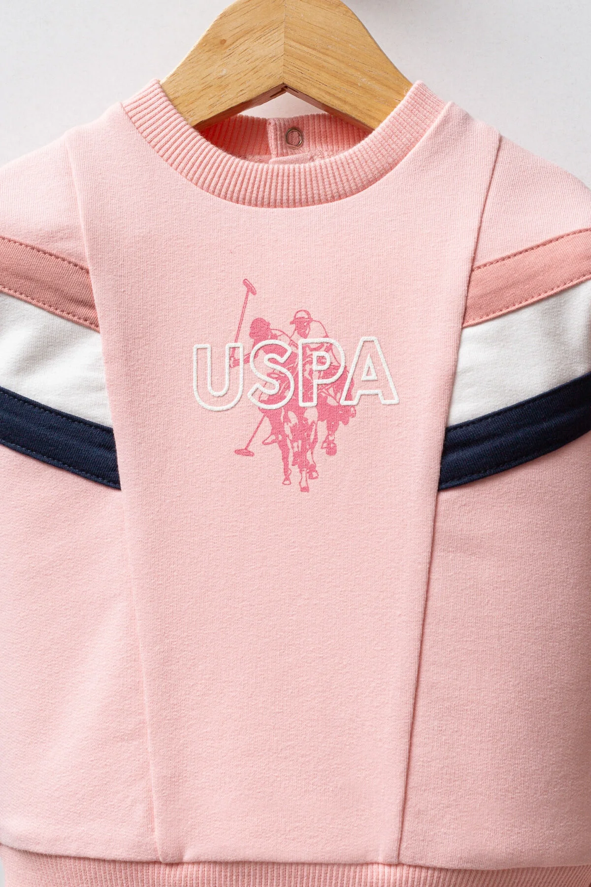 Pembe U.S. Polo Assn kız bebek takım elbette, spor tarzı uzun kollu tişört ve pantolon, marka logosu ile bebek giyim seti