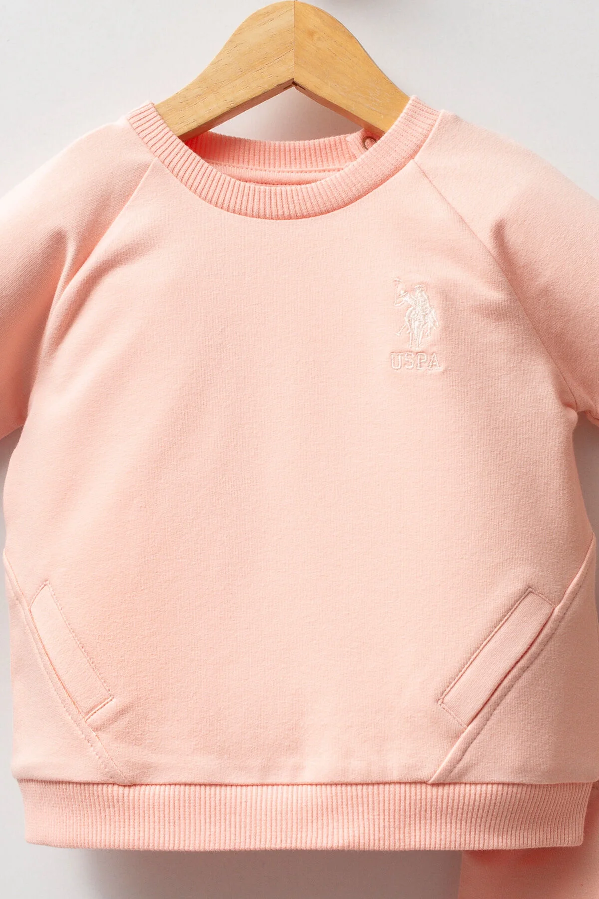 U.S. Polo Assn Kız Bebek Turuncu Takım, yumuşak dokulu, marka logosu ile sütyen ve pantolon seti, bebek giyim kategorisinde
