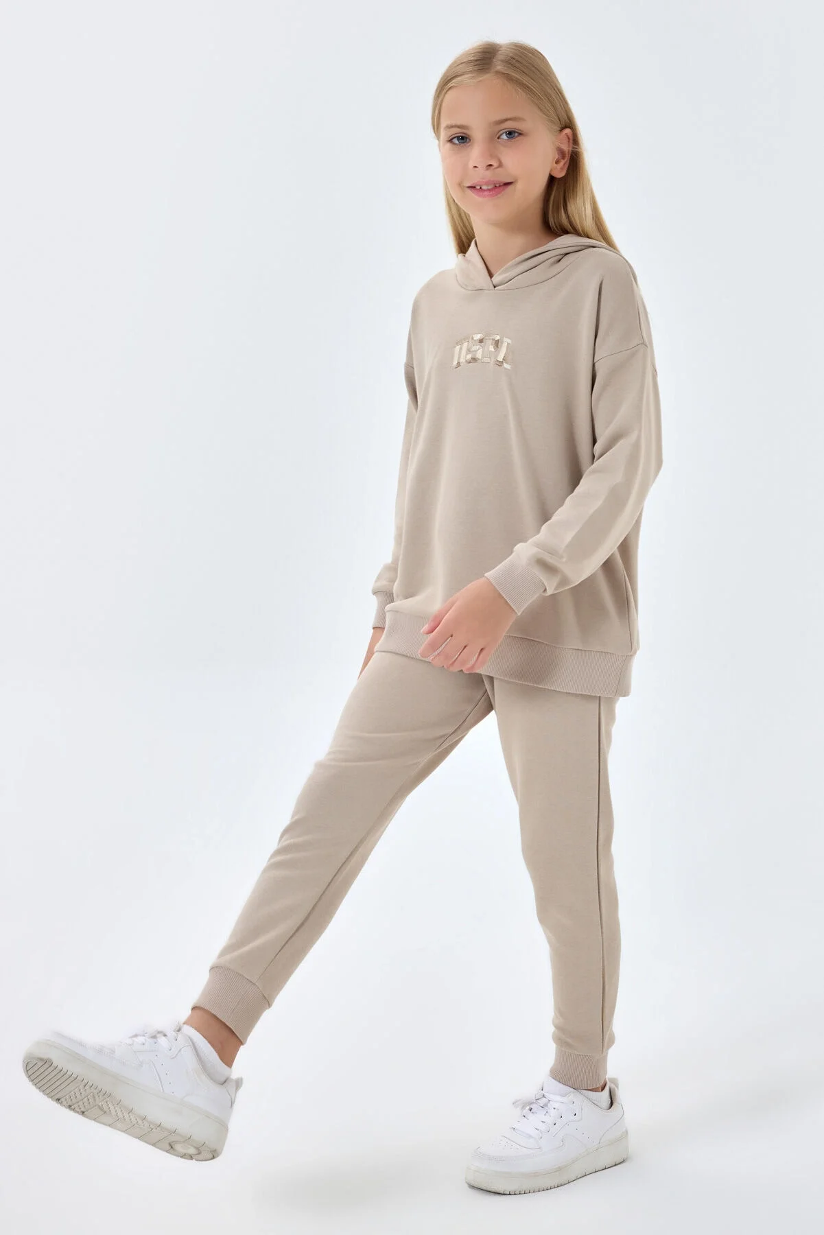 Krem renkli U.S. Polo Assn kız çocuk eşofman takımı, kapüşonlu üst ve pantolon, Arnetta markası, spor stil, günlük giyim