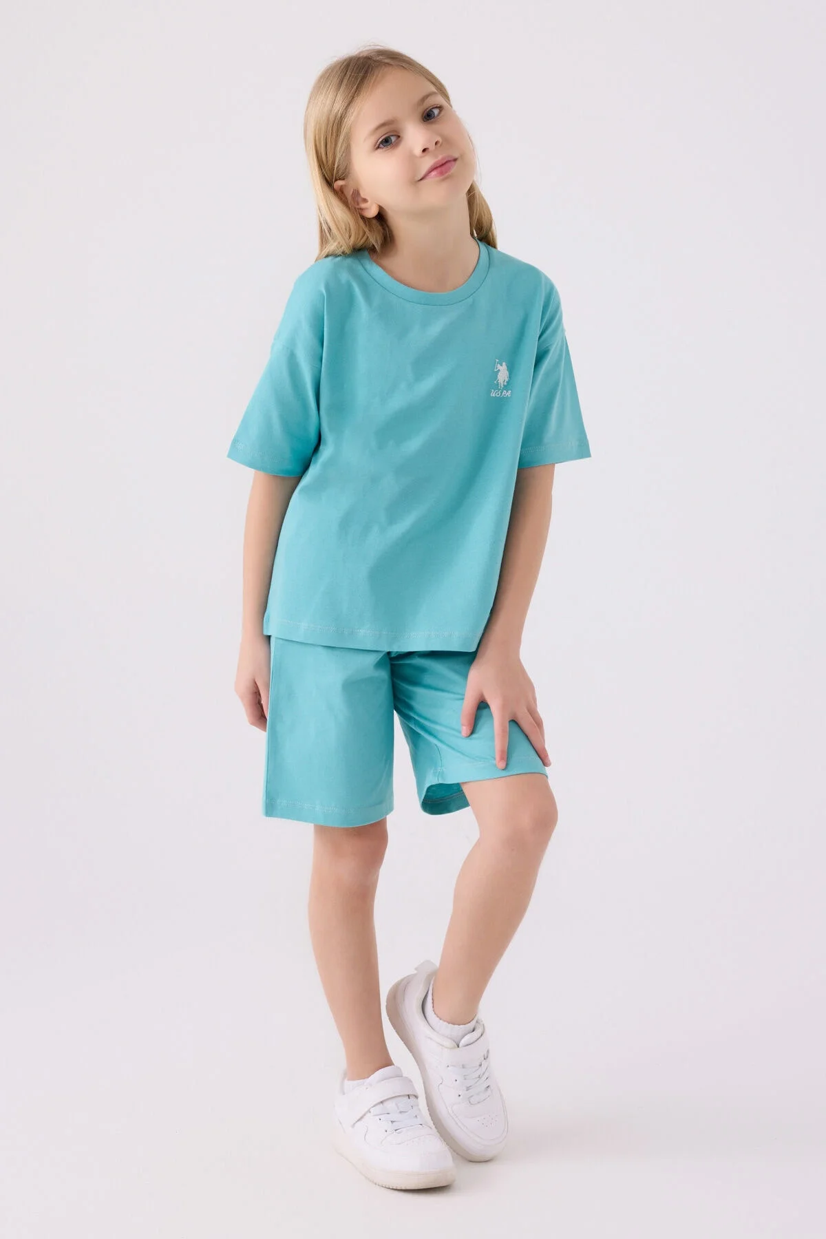 Yaz Günlerine Mavi Bir Dokunuş: U.S. Polo Assn Kız Çocuk Bermuda Takım