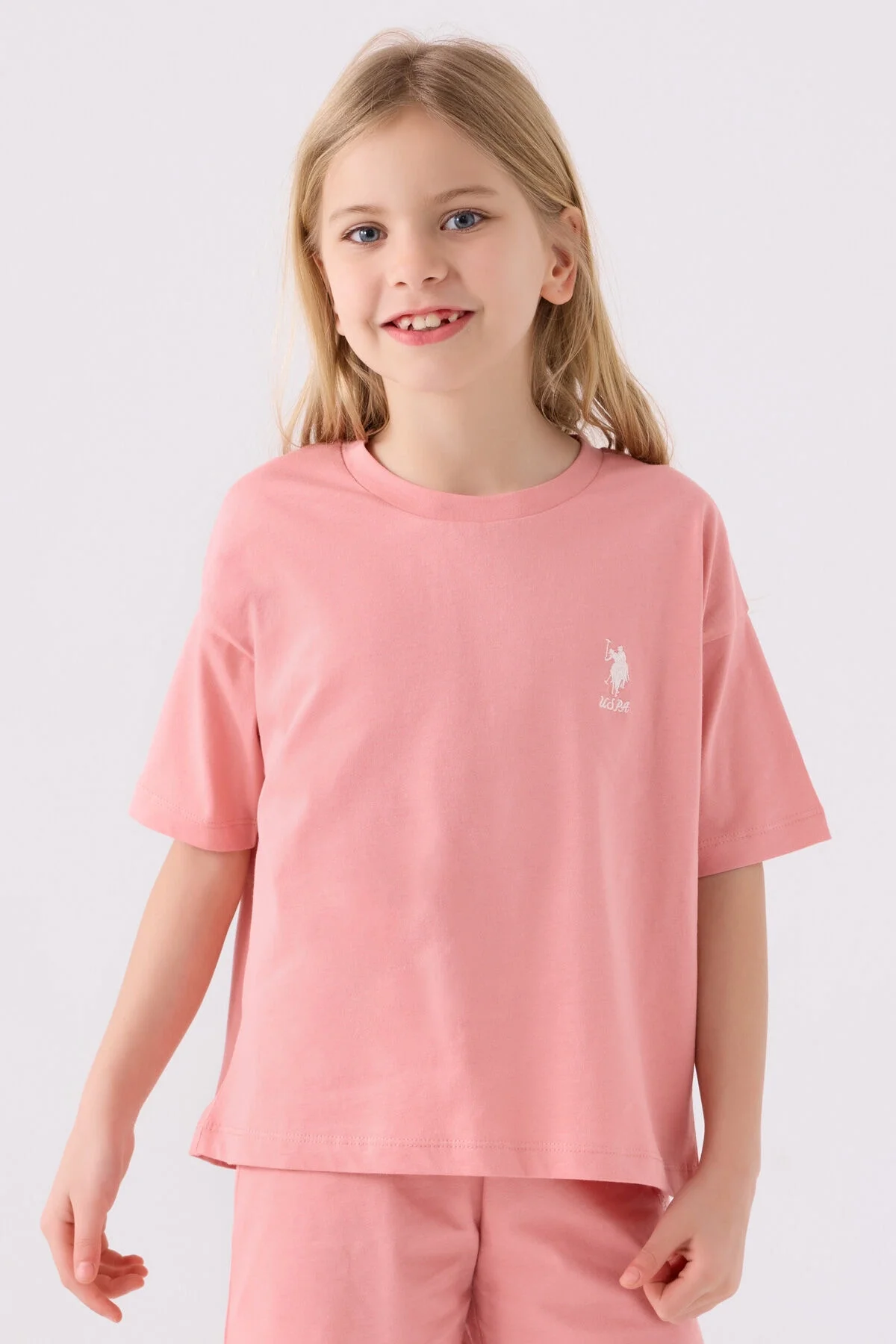 Pembe U.S. Polo Assn kız çocuk Bermuda takım elbette, ön görünüm, marka logosu, çocuk giyim, yazlık spor kıyafet
