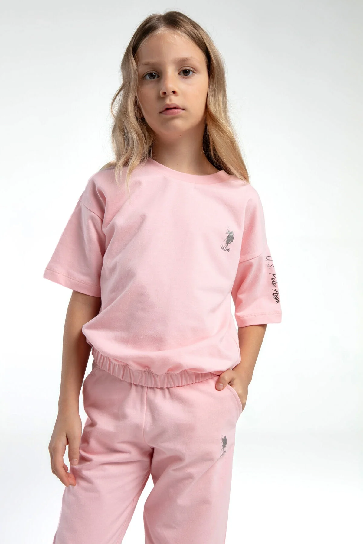 Pembe U.S. Polo Assn Kız Çocuk Pijama Takımı, rahat jogger pantolon ve kısa kollu üst, marka çocuk iç giyim