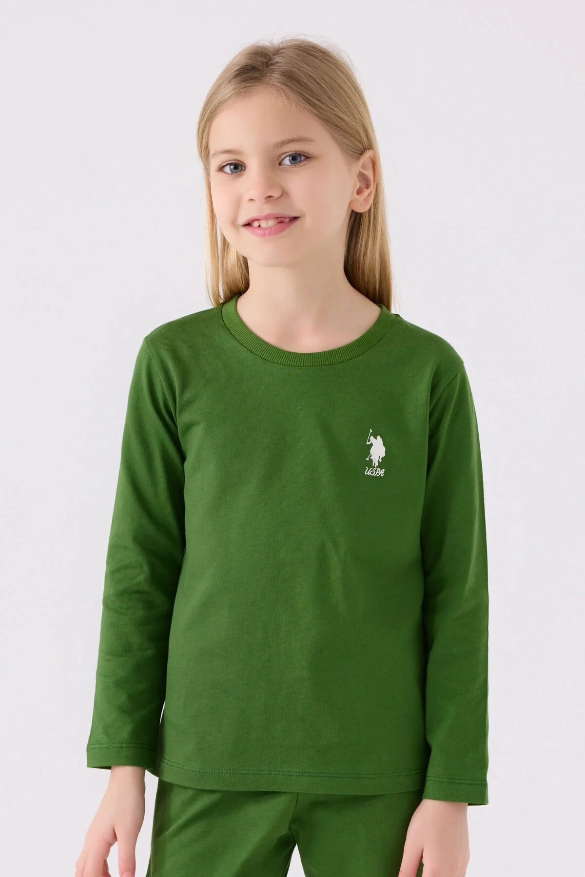Yeşil U.S. Polo Assn kız çocuk pijama takımı, uzun kollu üst ve pantolon, marka logosu, çocuk giyim, pijama seti