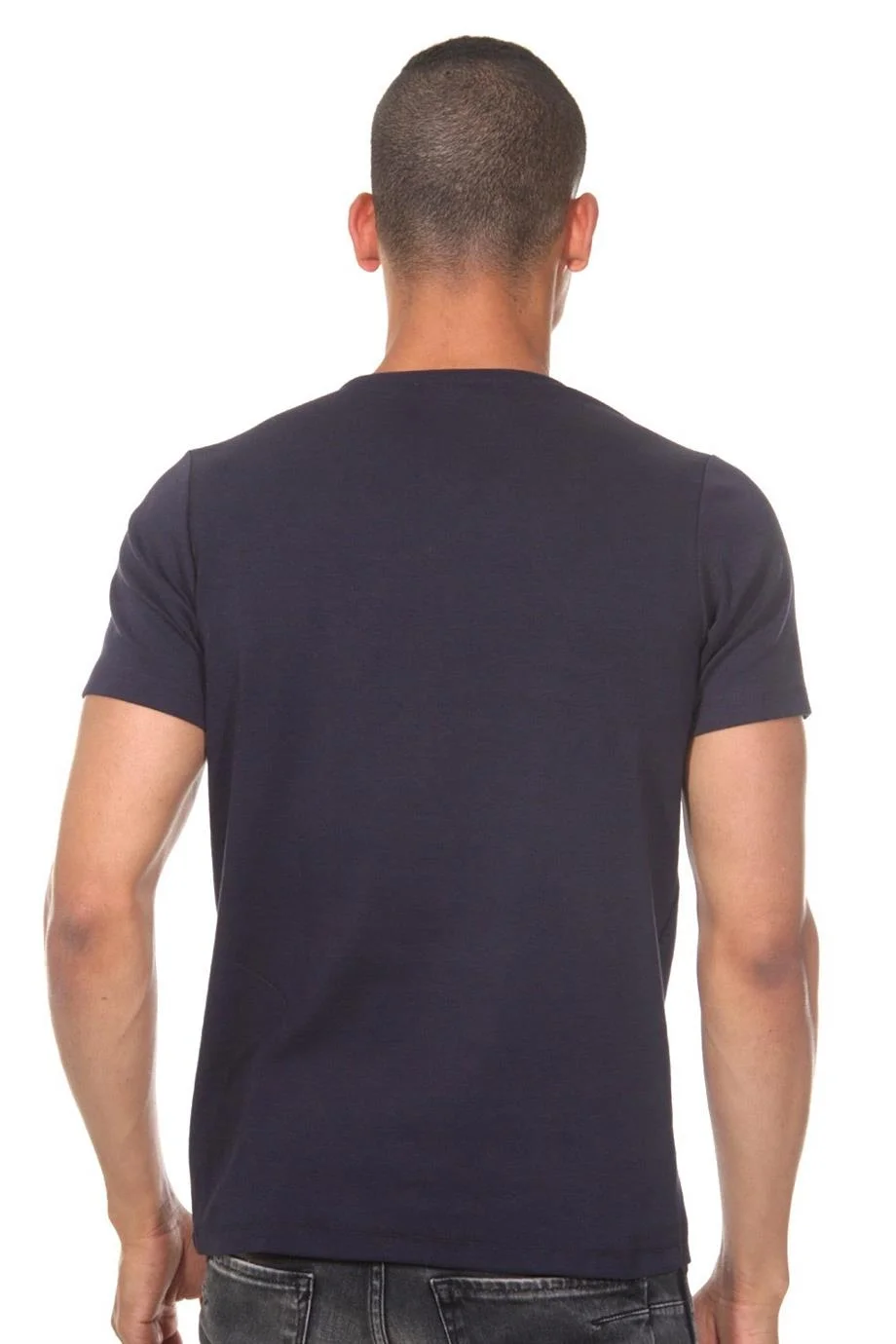 Lacivert V yaka erkek t-shirt, Darkzone marka atlet giyim, model ön görünüm, temiz arka plan