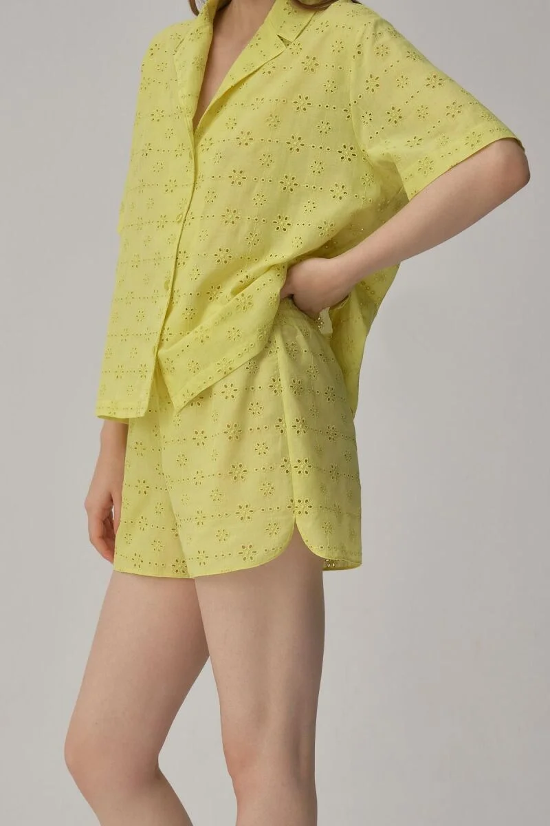 Lime rengi pamuklu kadın pijama takımı, Pierre Cardin markası, dantel desenli kısa kollu üst ve kısa pantolon